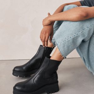 SUM367 Black Leather Chunky Chelsea Boots